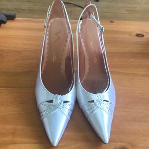 Nina dyeable shoes size 11M, NEVER WORN